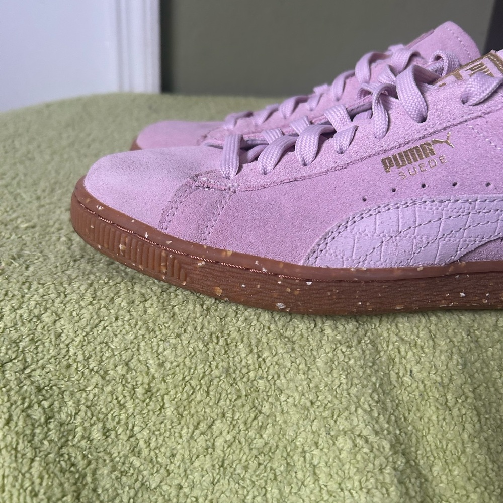 Puma Women's Light Pink Suede Sneakers with Tan Sole Like New - Picture 3 of 11